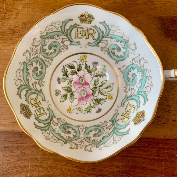 RARE Queen Elizabeth ll June 2, 1953 Coronation Day Tea Cup & Saucer - Picture 5 of 11